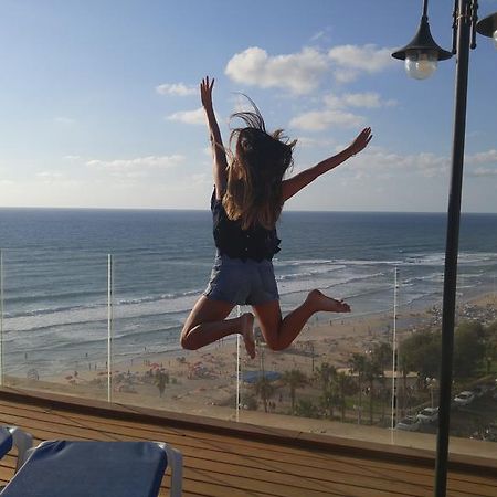 Penthouse Apartment On The Beach Bat Yam Eksteriør billede