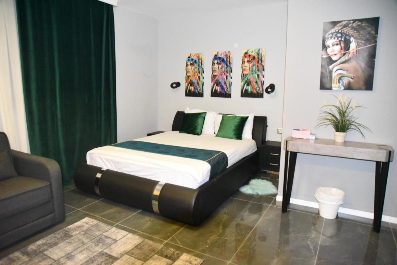 Penthouse Apartment On The Beach Bat Yam Eksteriør billede
