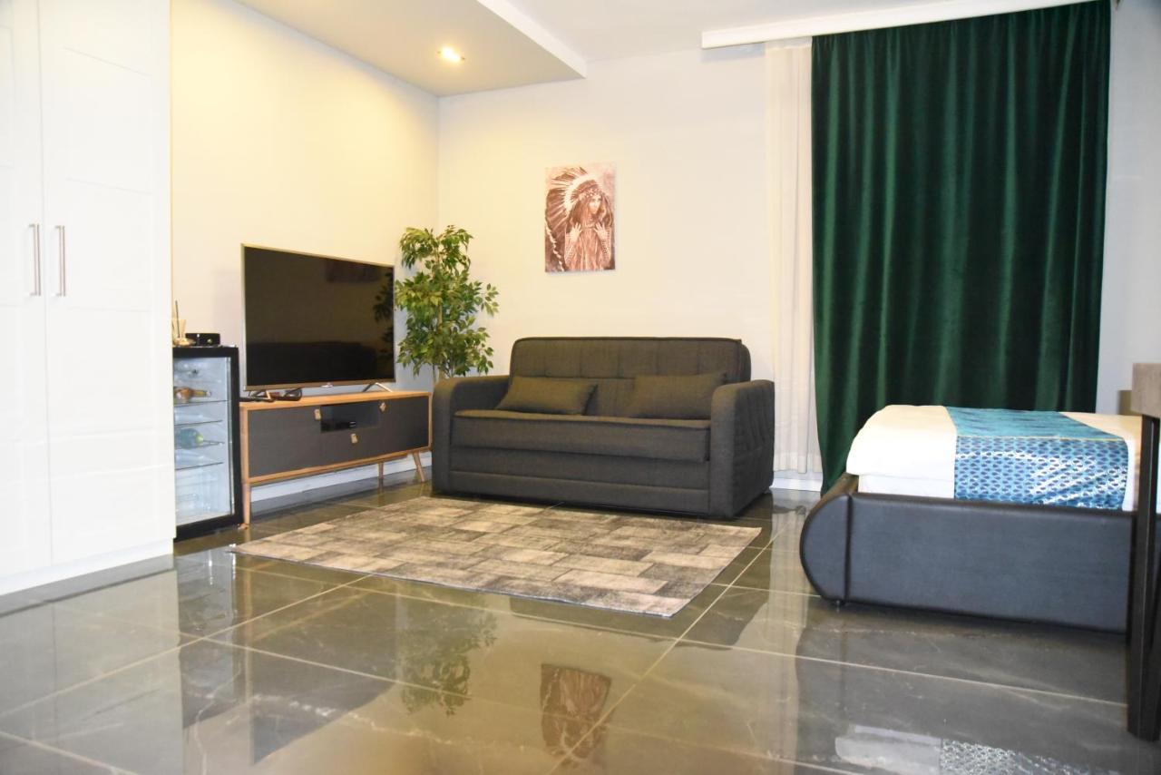 Penthouse Apartment On The Beach Bat Yam Eksteriør billede