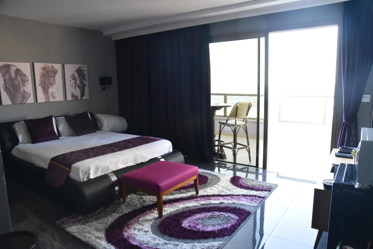 Penthouse Apartment On The Beach Bat Yam Eksteriør billede